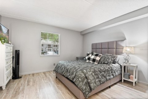 Condo in Winter Park, Florida, 1 bedroom  № 1797999 - photo 3
