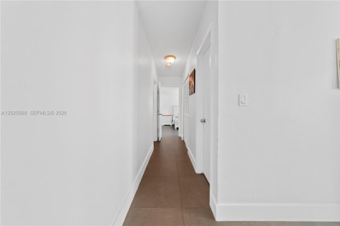 Villa ou maison à vendre à Miami, Floride: 3 chambres, 155.7 m2 № 2146473 - photo 26