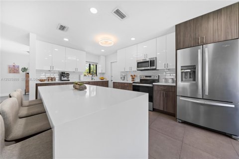 Villa ou maison à vendre à Miami, Floride: 3 chambres, 155.7 m2 № 2146473 - photo 13