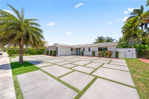 Villa ou maison à vendre à Miami, Floride: 3 chambres, 155.7 m2 № 2146473 - photo 6