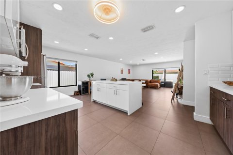 Villa ou maison à vendre à Miami, Floride: 3 chambres, 155.7 m2 № 2146473 - photo 18
