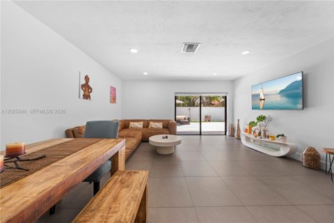 Villa ou maison à vendre à Miami, Floride: 3 chambres, 155.7 m2 № 2146473 - photo 22