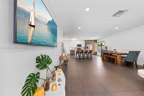 Villa ou maison à vendre à Miami, Floride: 3 chambres, 155.7 m2 № 2146473 - photo 25
