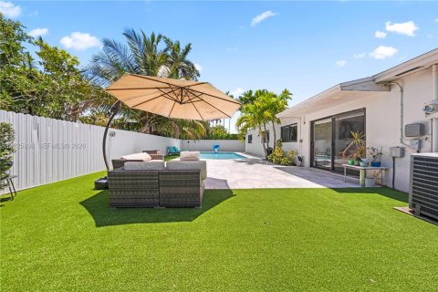 Villa ou maison à vendre à Miami, Floride: 3 chambres, 155.7 m2 № 2146473 - photo 3