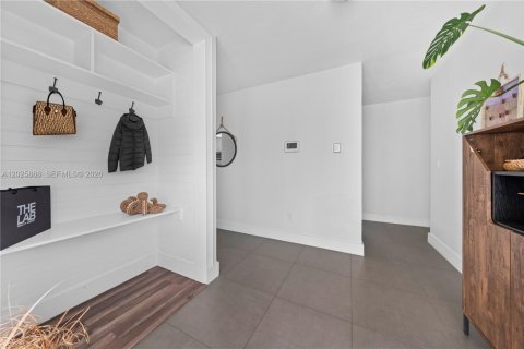 Villa ou maison à vendre à Miami, Floride: 3 chambres, 155.7 m2 № 2146473 - photo 8