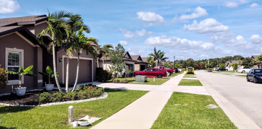 Villa ou maison à Fort Pierce, Floride 4 chambres, 172.52 m2 № 1216053
