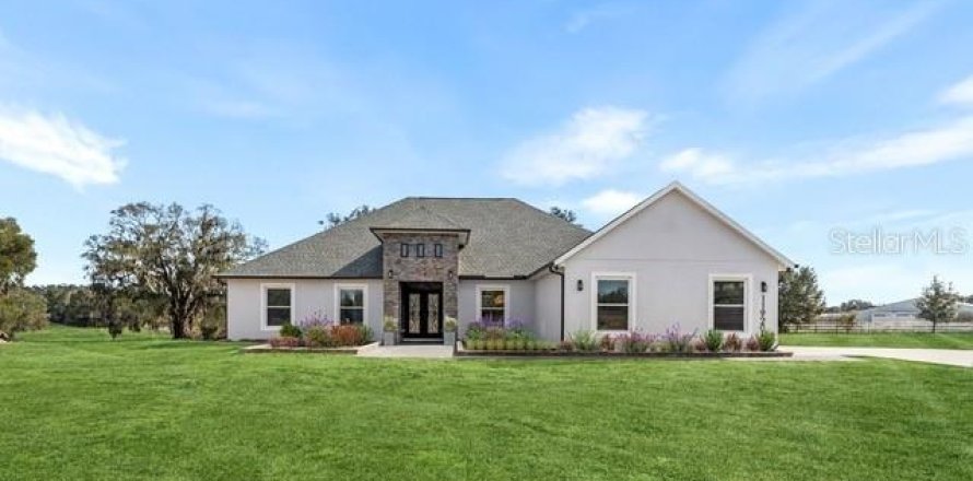 House in Ocala, Florida 4 bedrooms, 279.91 sq.m. № 2166262