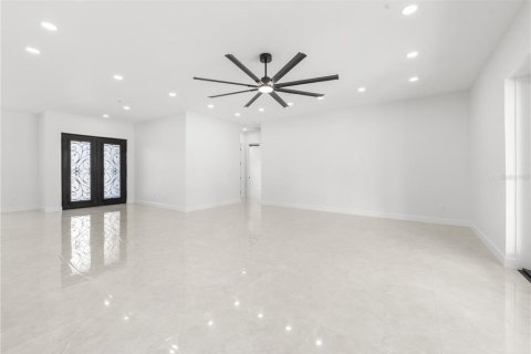 House in Ocala, Florida 4 bedrooms, 279.91 sq.m. № 2166262 - photo 15