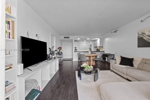 Купить кондоминиум в Майами, Флорида 1 спальня, 65.5м2, № 2003239 - фото 9