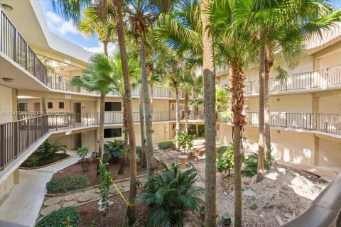 Кондоминиум с 1 спальней в Майами, Флорида № 2003239