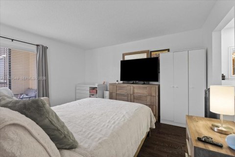 Купить кондоминиум в Майами, Флорида 1 спальня, 65.5м2, № 2003239 - фото 10