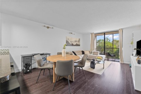 Купить кондоминиум в Майами, Флорида 1 спальня, 65.5м2, № 2003239 - фото 5