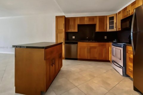 Copropriété à louer à Hollywood, Floride: 1 chambre, 83.61 m2 № 2010156 - photo 8