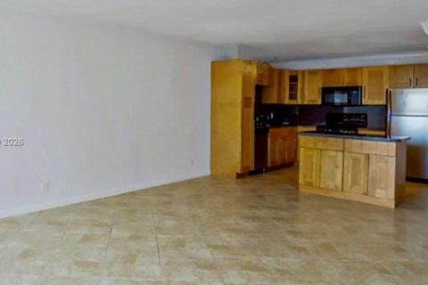 Copropriété à louer à Hollywood, Floride: 1 chambre, 83.61 m2 № 2010156 - photo 9