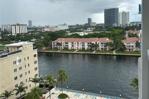 Copropriété à louer à Hollywood, Floride: 1 chambre, 83.61 m2 № 2010156 - photo 5