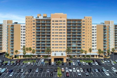 Condo in Clearwater, Florida, 2 bedrooms  № 1900612 - photo 2