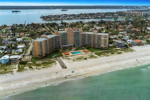 Condo in Clearwater, Florida, 2 bedrooms  № 1900612 - photo 1