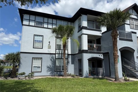 Condo in Orlando, Florida, 2 bedrooms № 2117384 - photo 11
