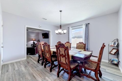 House in Mascotte, Florida 5 bedrooms, 277.78 sq.m. № 2212987 - photo 16
