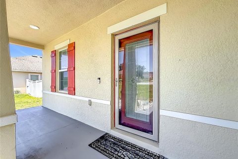 House in Mascotte, Florida 5 bedrooms, 277.78 sq.m. № 2212987 - photo 9