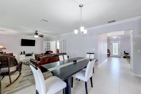 House in Mascotte, Florida 5 bedrooms, 277.78 sq.m. № 2212987 - photo 25