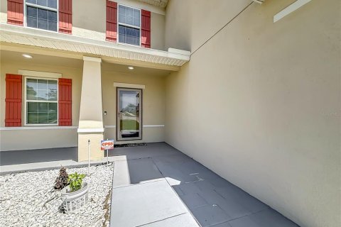 House in Mascotte, Florida 5 bedrooms, 277.78 sq.m. № 2212987 - photo 8