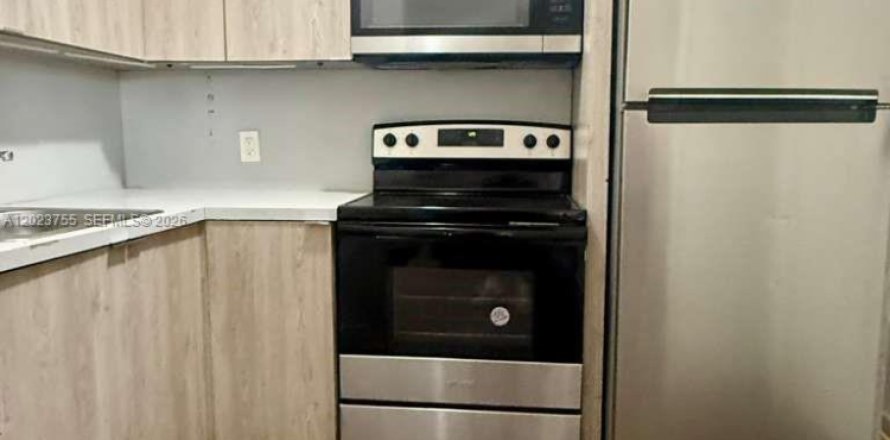 House in Miramar, Florida 1 bedroom, 83.61 sq.m. № 2181757