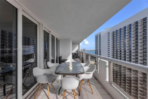 Снять в аренду кондоминиум в Майами, Флорида 2 спальни, 140.19м2, № 2050100 - фото 16