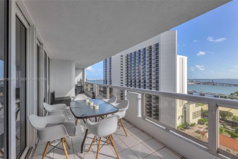 Снять в аренду кондоминиум в Майами, Флорида 2 спальни, 140.19м2, № 2050100 - фото 15