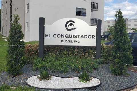 Снять в аренду кондоминиум в Майами, Флорида 2 спальни, 105.44м2, № 1956407 - фото 1