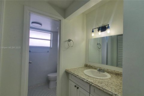 Снять в аренду кондоминиум в Майами, Флорида 2 спальни, 105.44м2, № 1956407 - фото 10