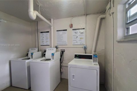 Снять в аренду кондоминиум в Майами, Флорида 2 спальни, 105.44м2, № 1956407 - фото 15