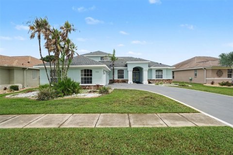 House in Brooksville, Florida 3 bedrooms, 281.4 sq.m. № 2277222