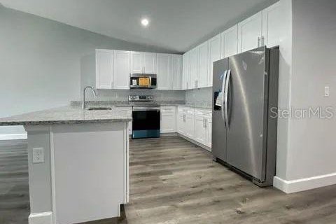 Apartamento en alquiler en Port Charlotte, Florida, 3 dormitorios, 150.5 m2 № 1430929 - foto 2