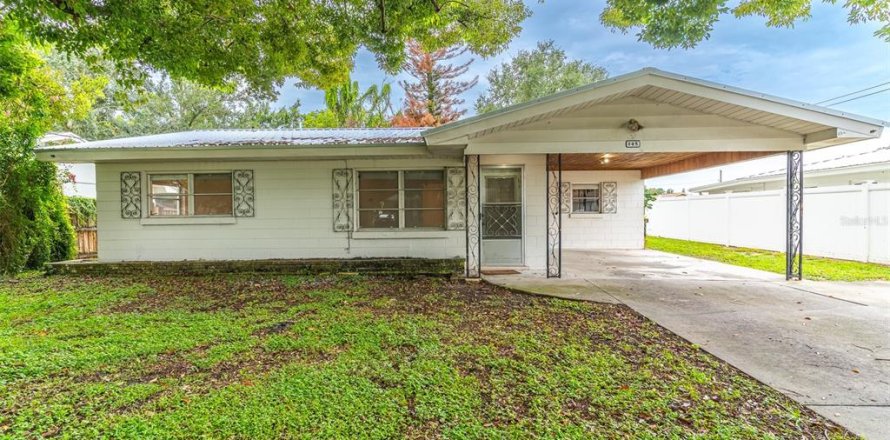 House in Winter Haven, Florida 3 bedrooms, 130.06 sq.m. № 2237740