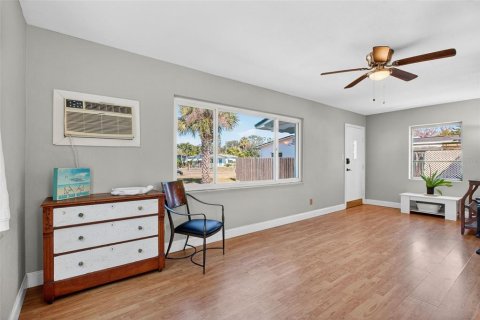 Villa ou maison à vendre à Saint Petersburg, Floride: 1 chambre, 75.16 m2 № 2144888 - photo 4