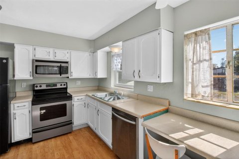 Villa ou maison à vendre à Saint Petersburg, Floride: 1 chambre, 75.16 m2 № 2144888 - photo 8