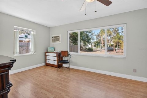 Villa ou maison à vendre à Saint Petersburg, Floride: 1 chambre, 75.16 m2 № 2144888 - photo 5