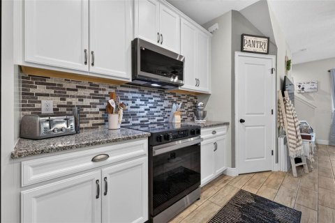 Touwnhouse à vendre à Tampa, Floride: 3 chambres, 159.42 m2 № 2203891 - photo 9