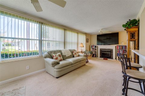 Villa ou maison à vendre à Pinellas Park, Floride: 2 chambres, 118.54 m2 № 1870550 - photo 18