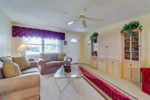 Villa ou maison à vendre à Pinellas Park, Floride: 2 chambres, 118.54 m2 № 1870550 - photo 3