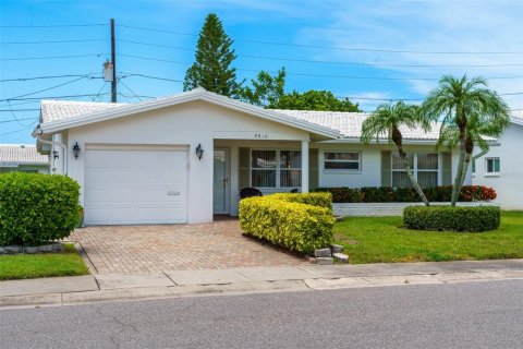 Villa ou maison à vendre à Pinellas Park, Floride: 2 chambres, 118.54 m2 № 1870550 - photo 1