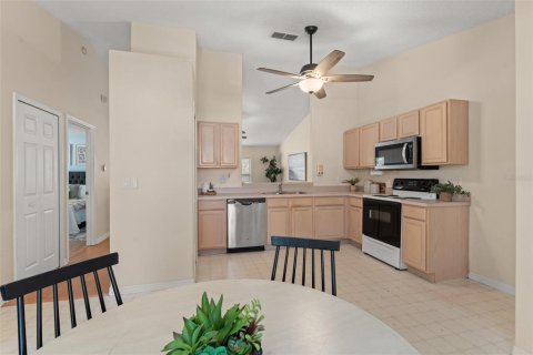 House in Orlando, Florida 3 bedrooms, 132.57 sq.m. № 1685102 - photo 7