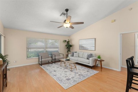 House in Orlando, Florida 3 bedrooms, 132.57 sq.m. № 1685102 - photo 17