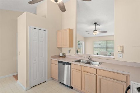 House in Orlando, Florida 3 bedrooms, 132.57 sq.m. № 1685102 - photo 9