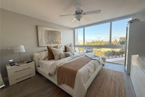 Condo in Fort Lauderdale, Florida, 2 bedrooms  № 2044407 - photo 2