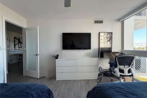 Condo in Fort Lauderdale, Florida, 2 bedrooms  № 2044407 - photo 10