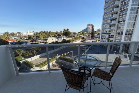 Condo in Fort Lauderdale, Florida, 2 bedrooms  № 2044407 - photo 29