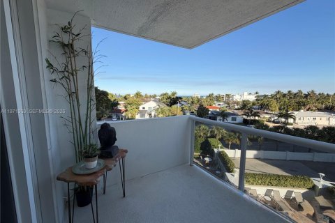 Condo in Fort Lauderdale, Florida, 2 bedrooms  № 2044407 - photo 28