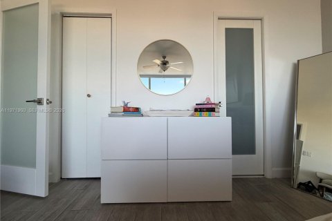 Condo in Fort Lauderdale, Florida, 2 bedrooms  № 2044407 - photo 3